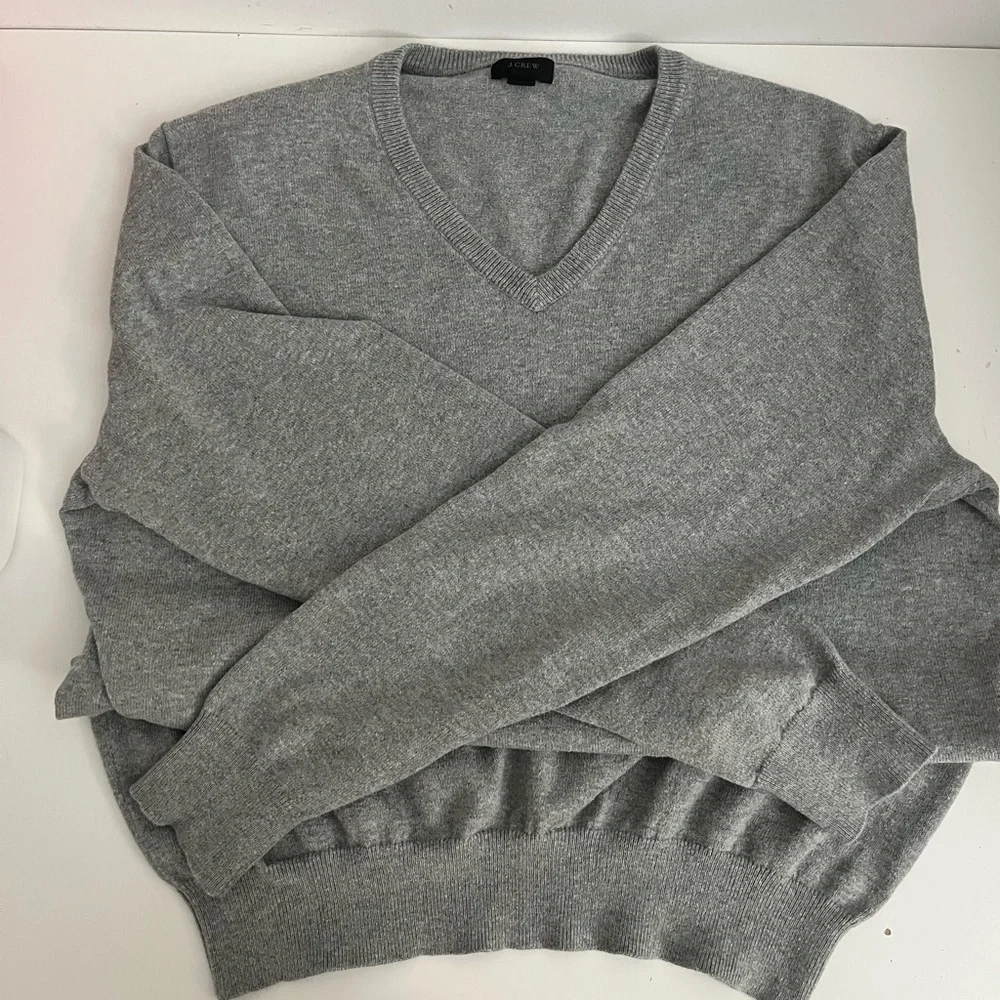 J. Crew Men's Classic Gray V-Neck Sweater